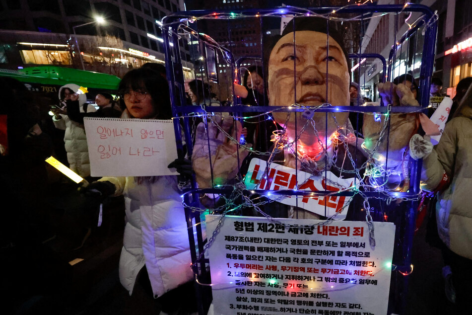South Korean investigators seek arrest warrant for impeached president Yoon Suk Yeol