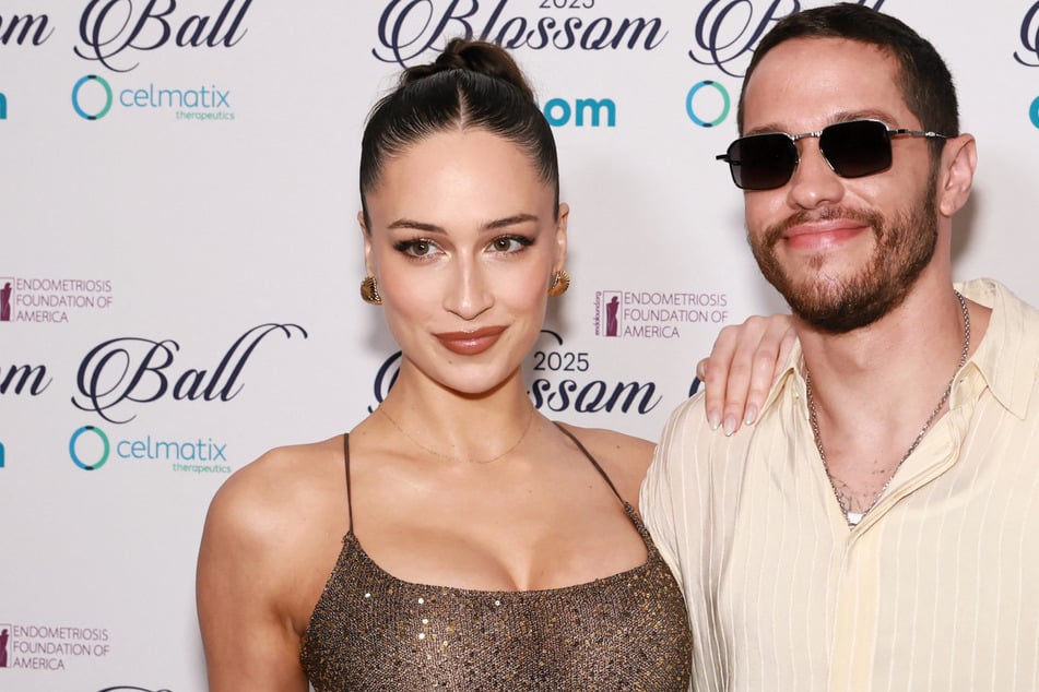 Pete Davidson reacts to Elsie Hewitt's "utterly confusing" claims of raising their baby alone