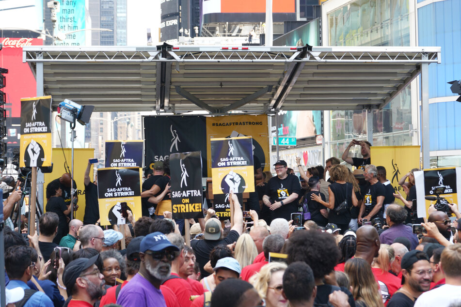 Long-time members and celebrity actors spoke at the event, sharing what has inspired them to join the picket line.