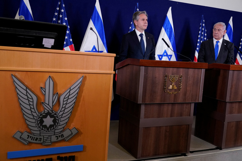 US Secretary of State Antony Blinken (l.) speaking alongside Israeli PM Benjamin Netanyahu during a visit to express US solidarity with Israel.