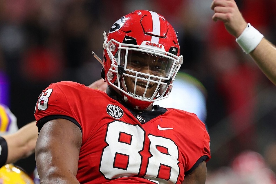 Following a warrant for his arrest Wednesday, Jalen Carter released a statement stating that he is leaving the NFL Combine and heading back to Athens.