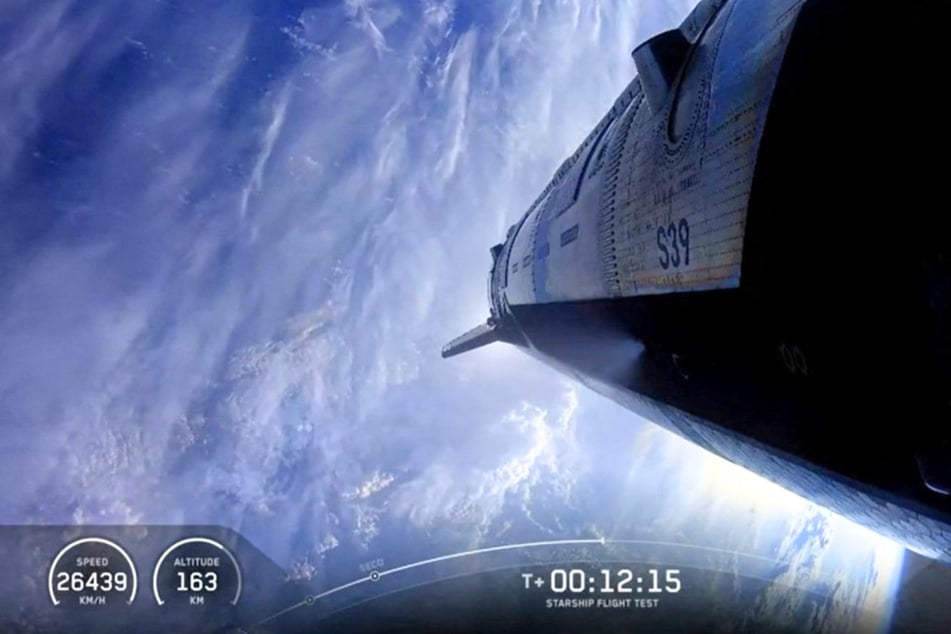 SpaceX completes mostly successful Starship test flight: "Splashdown confirmed!"