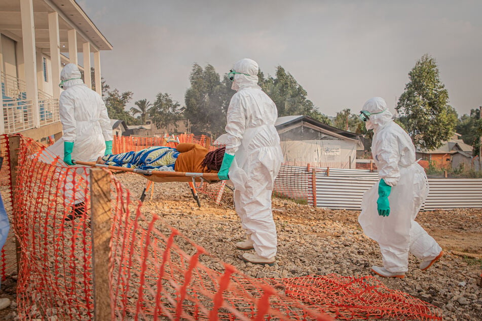 Congo's Ebola death toll passes 300 as more health centers needed