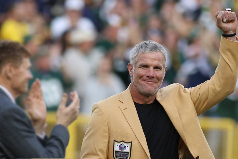 Brett Favre ordered to return $828,000 in "illegally spent welfare funds" to Mississippi