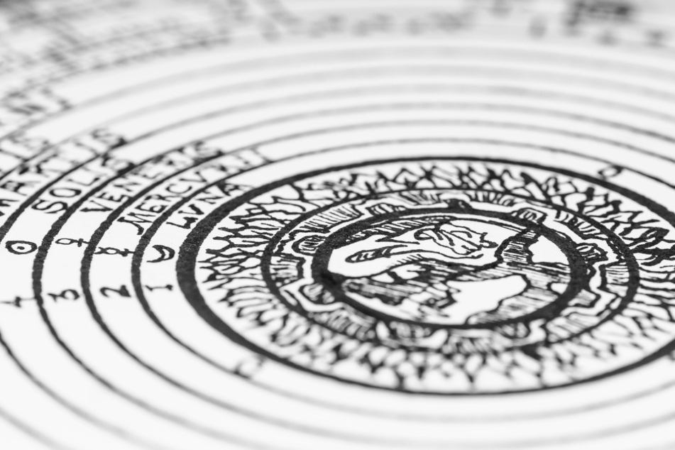 Today's horoscope: Free daily horoscope for Monday, November 28, 2022
