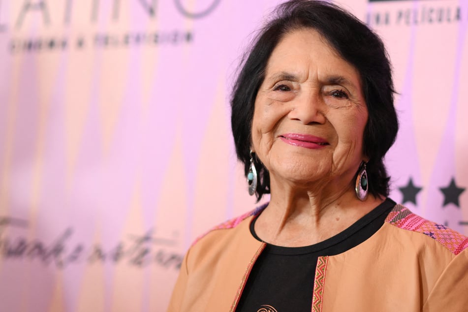 Dolores Huerta: Tributes pour in after pioneering labor rights leader dies