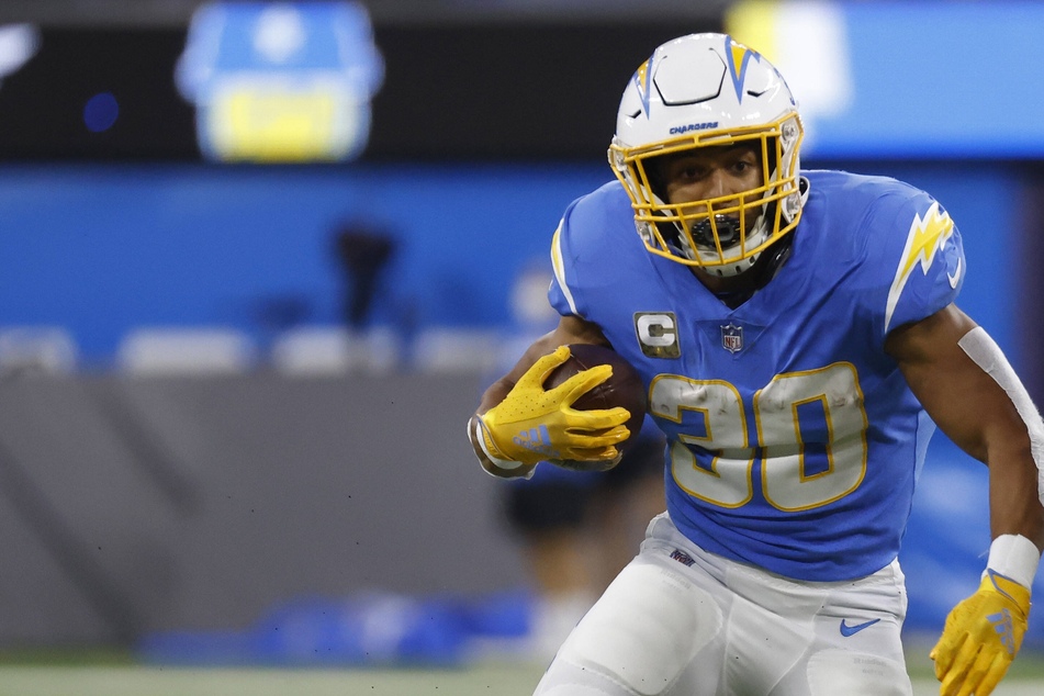 NFL: LA charges back at home to beat Pittsburgh in dramatic finale