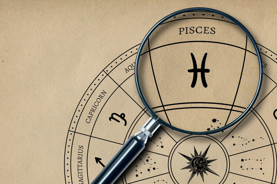 Free Pisces monthly horoscope for April 2025