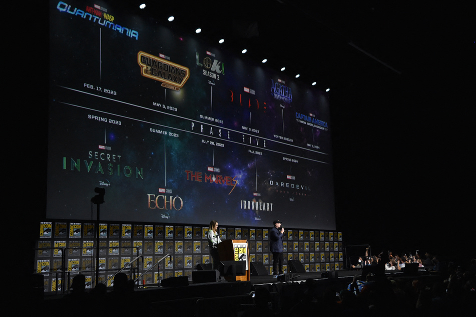Marvel exec, Kevin Feige, unveiled the Marvel Cinematic Universe's Phase 5 & 6 lineup at the 2022 San Diego Comic-Con.