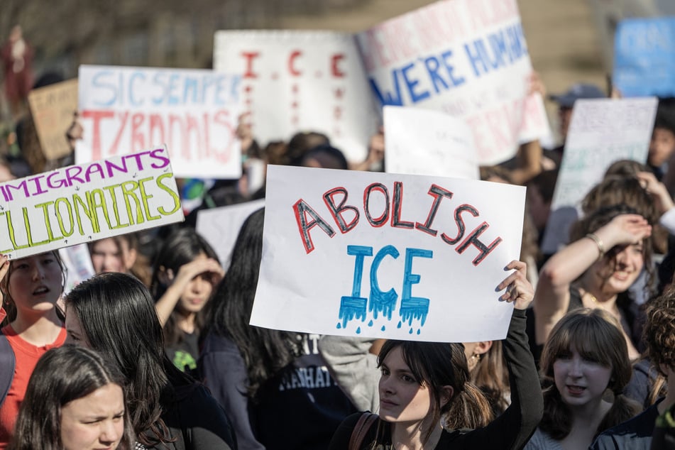 Canadian woman detained by ICE with daughter issues devastating warning to other immigrants