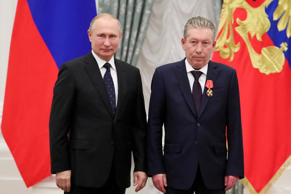 Top Russian oil executive dies in latest suspicious death after fall from hospital window