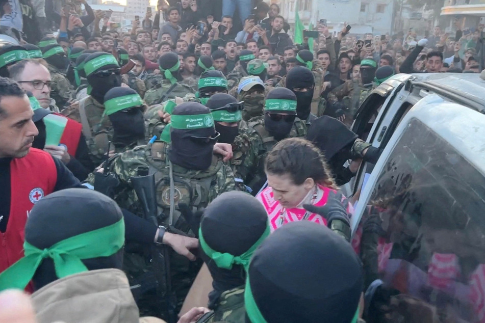 Gaza ceasefire takes hold as Israel and Hamas exchange hostages