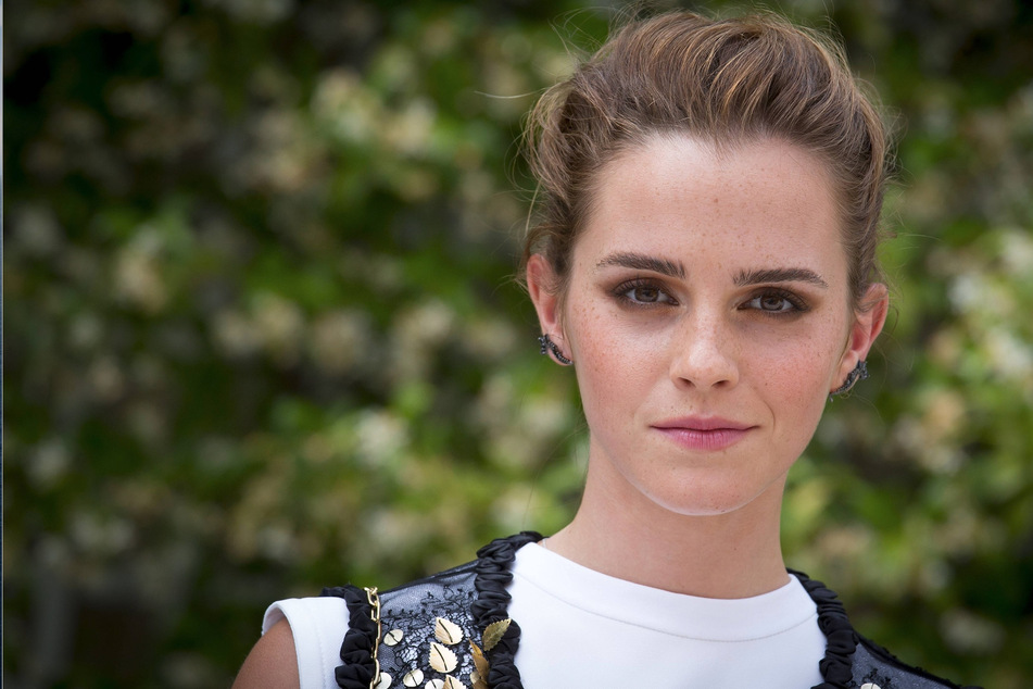 Emma Watson spotted with shiny new jewelry – does she have some big news?
