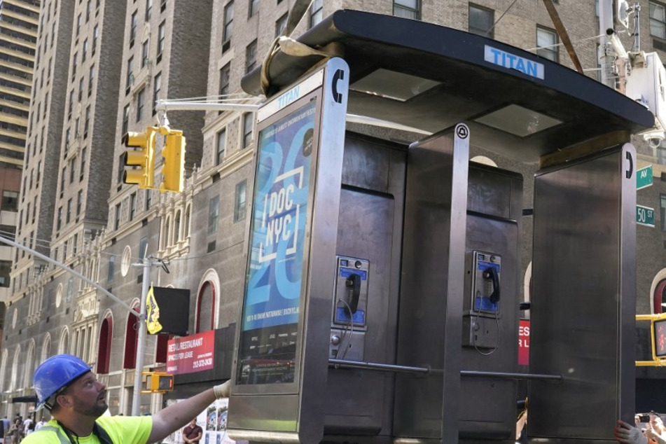 NYC's last payphone gets the axe