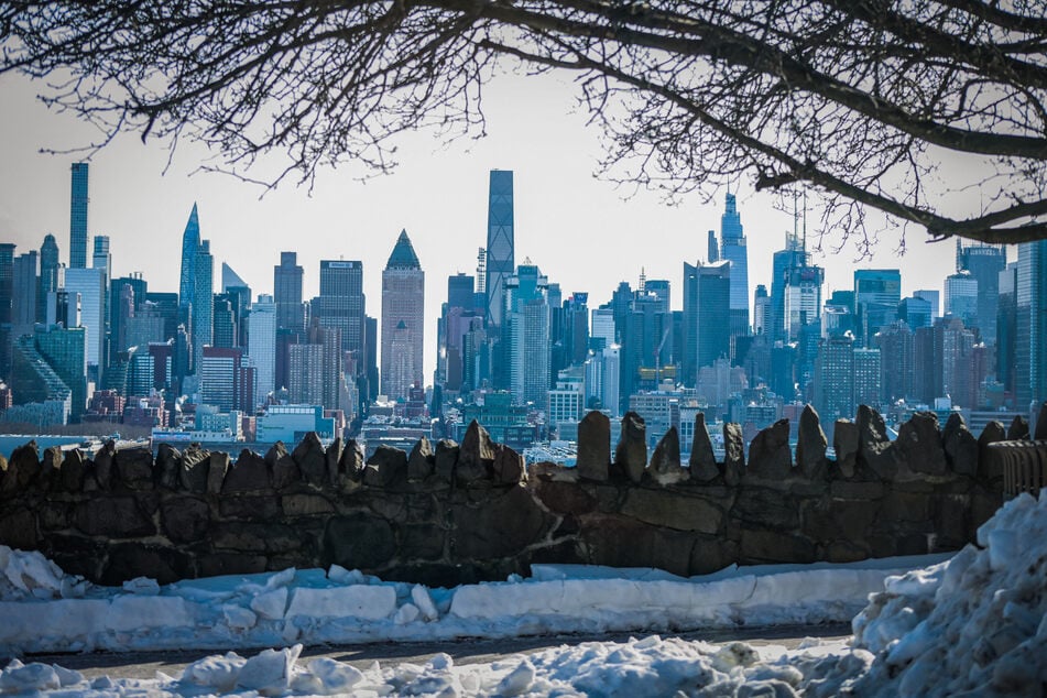 East Coast braces for another massive snowstorm as blizzard warnings issued