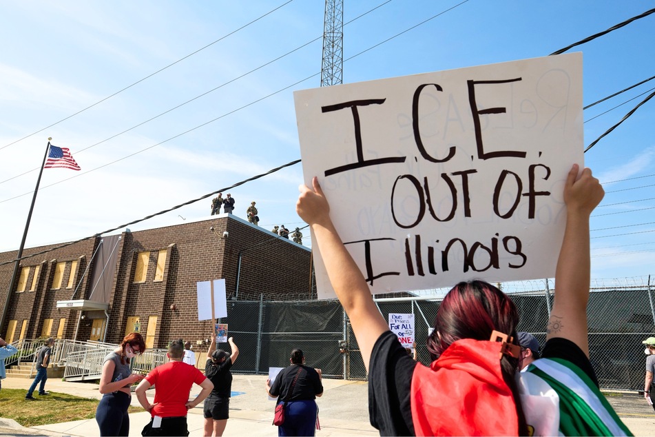 DHS boasts of high arrest numbers as ICE ramps up aggressive raids in Chicago