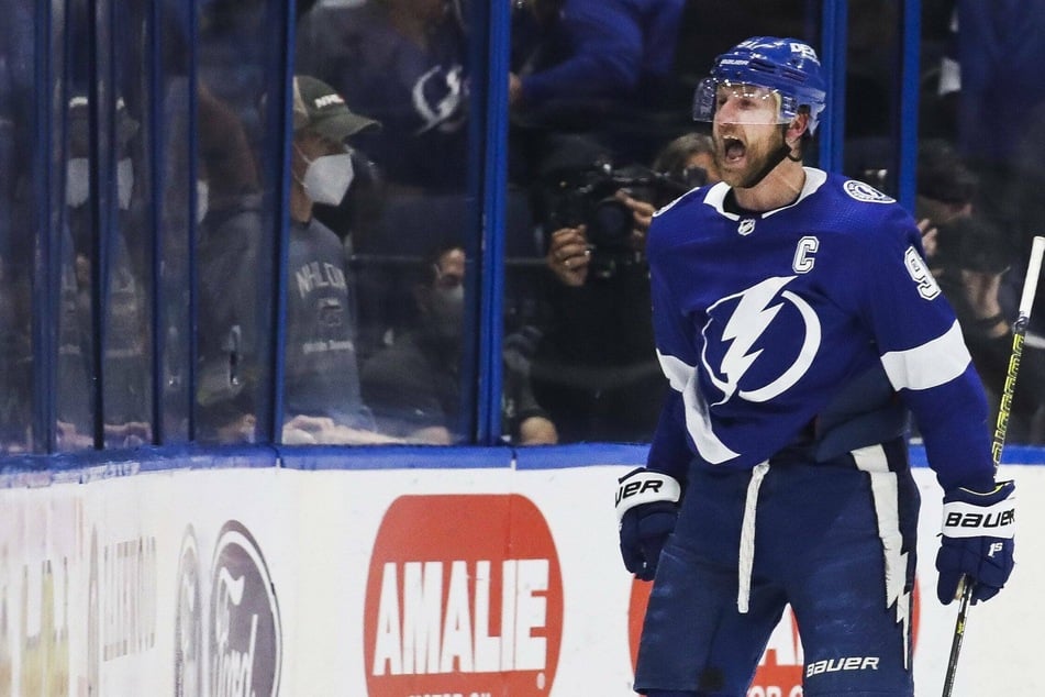 NHL Playoffs: Lightning strikes again, passing the Hurricanes to move on to the next round