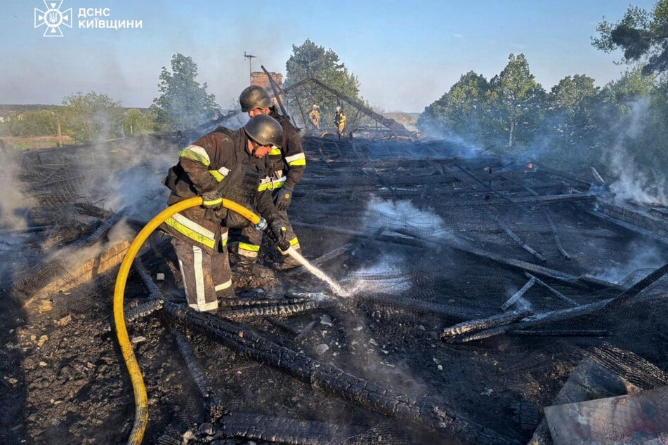 Russia and Ukraine end US-brokered ceasefire with fresh attacks