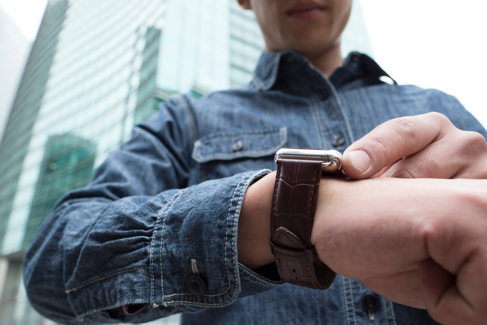 Connecticut crime ring used an Apple Watch to steal $500,000