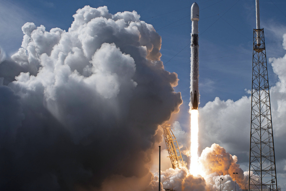 SpaceX to send first all-civilian crew to space later this year