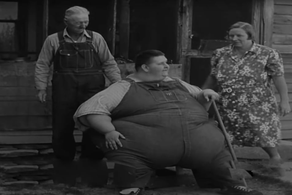 Robert Earl Hughes had the biggest chest ever recorded in human history.
