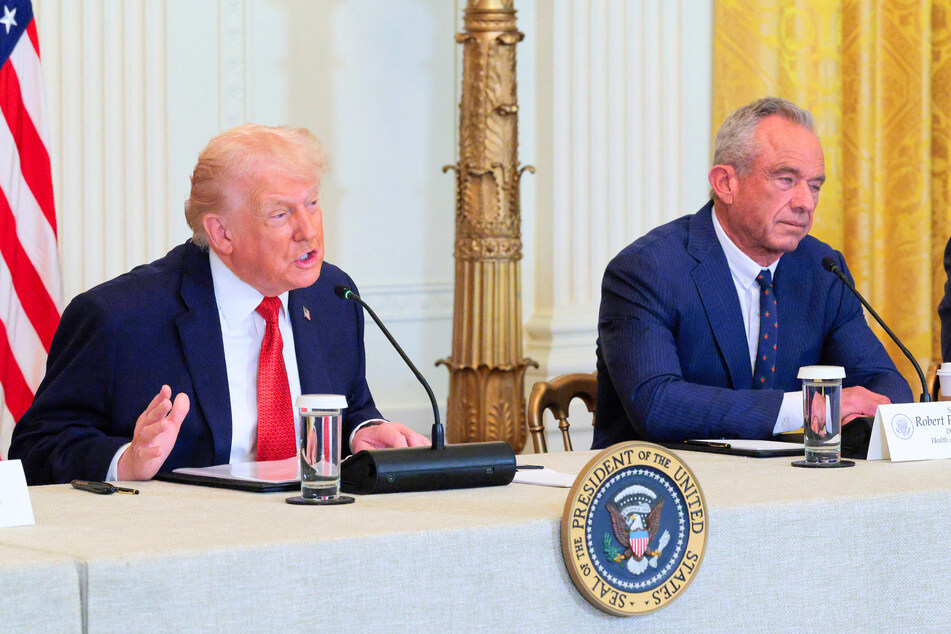 Health Secretary Robert F. Kennedy Jr. (r) recently argued that President Donald Trump (l) is "very sane" amid scrutiny over his mental health.