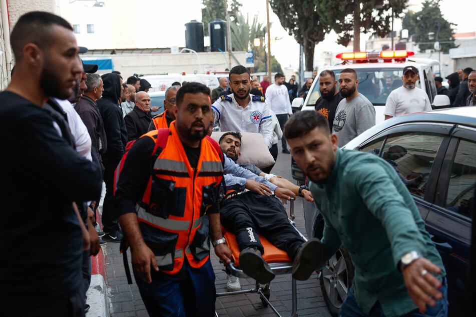 Palestinian killed in West Bank as Israeli settlers terrorize village after teen goes missing