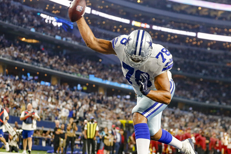 NFL roundup: Cowboys trample all over Washington, Burrow makes Bengals history