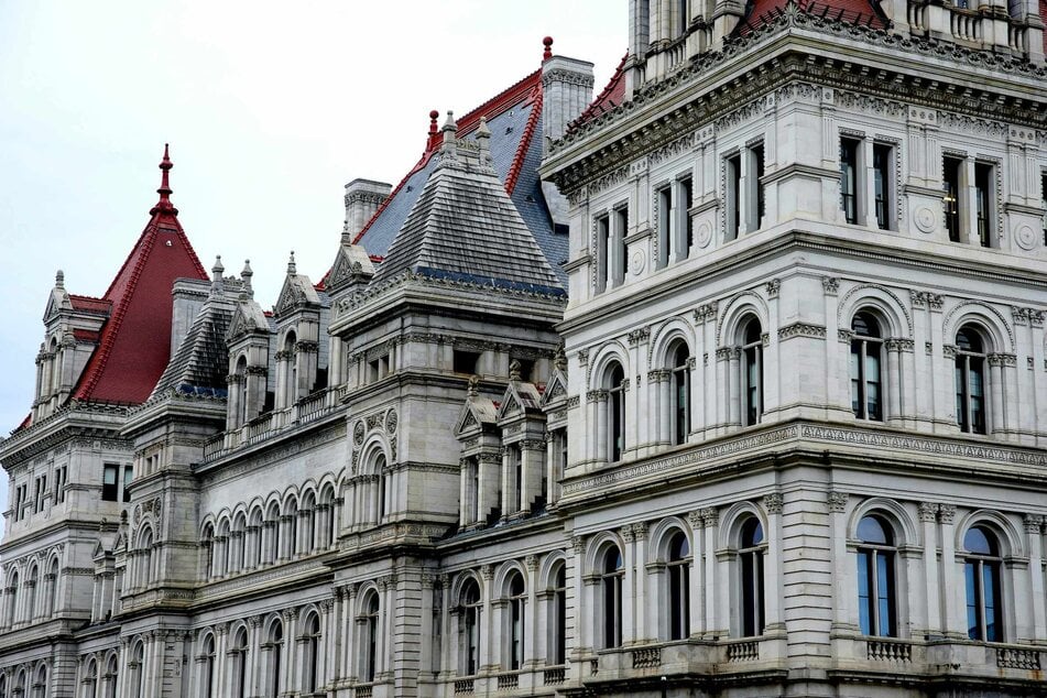 Woman charged with IS-inspired terrorist plot to blow up New York State Capitol buildings
