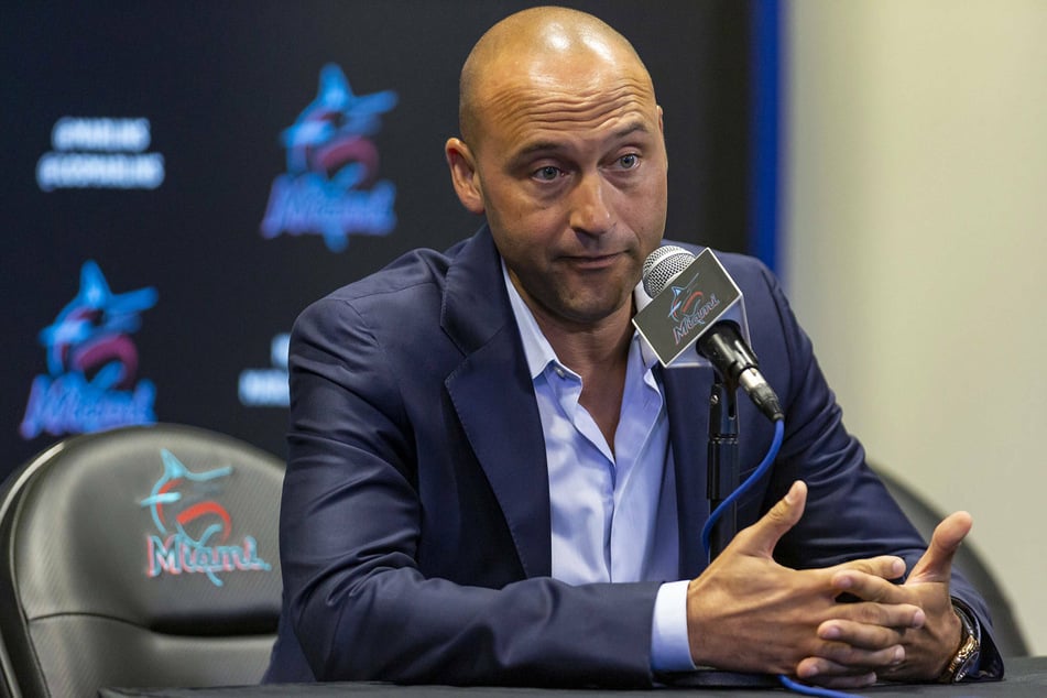 MLB: Derek Jeter announces surprise Marlins resignation