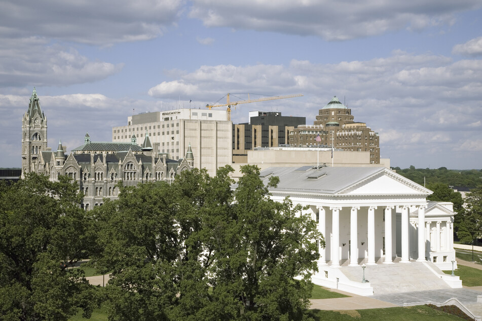 Virginia judge deals blow to Democrats' redistricting push ahead of Midterms