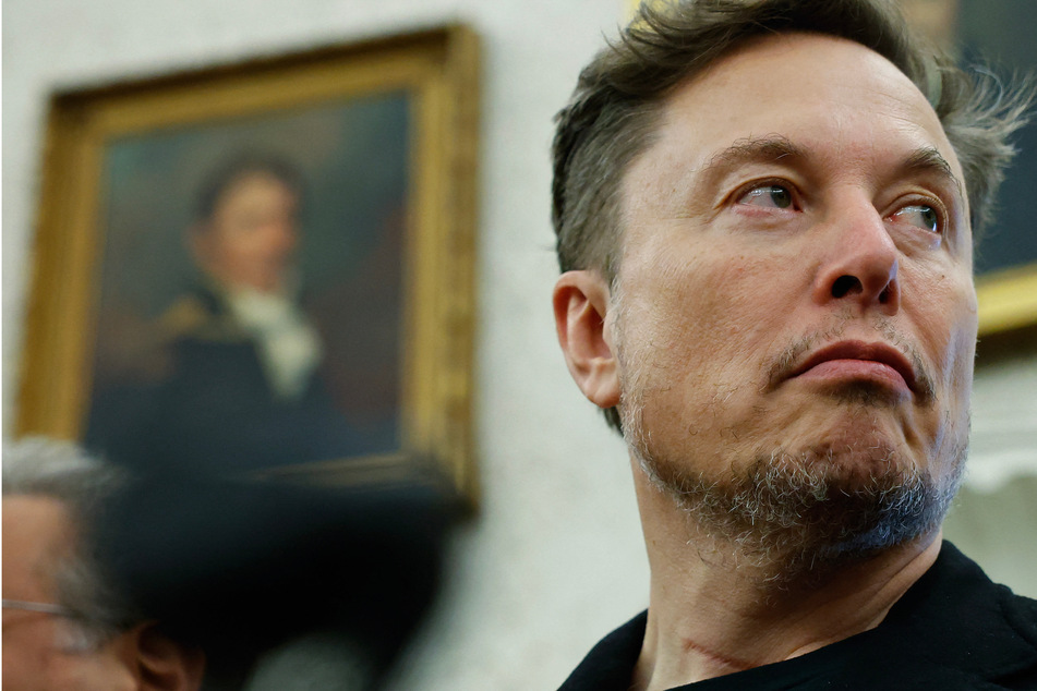 Musk promises to focus more on his companies as X experiences major outage