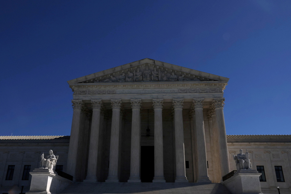 The Supreme Court ruled 5-4 to block a Texas law that authorizes the state to sue social media platforms.
