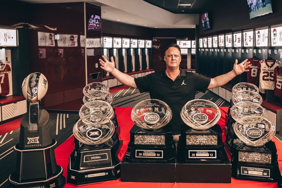 Sooners coach Cale Gundy resigns after "harmful" word scandal