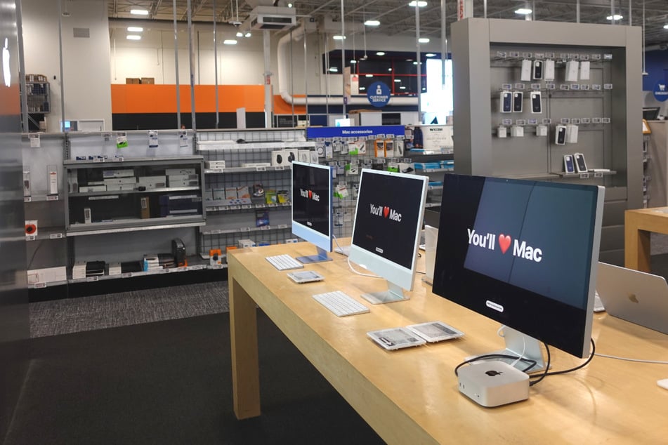 MacBook bundles and epic late summer savings await you on Thursday, August 27 at Best Buy