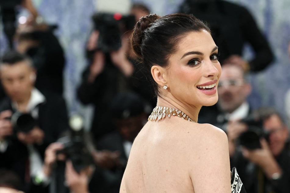 Anne Hathaway finally addresses those ever-present facelift rumors: "The speculation has gotten so loud!"