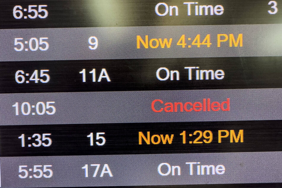 Thousands of flights around the US have been canceled or delayed on Friday amid severe winter storm warnings.