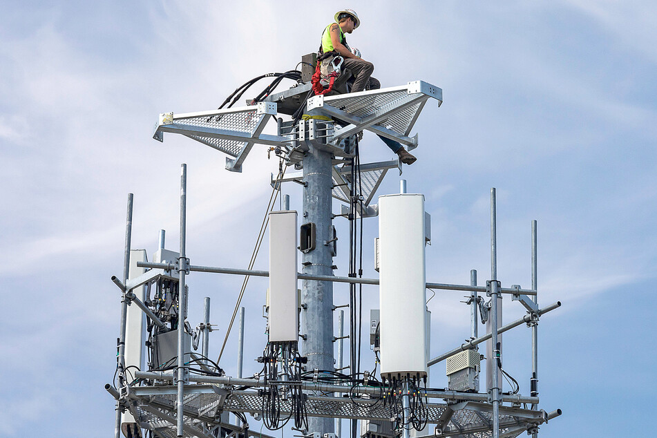 5G will get full rollout despite official requests to delay