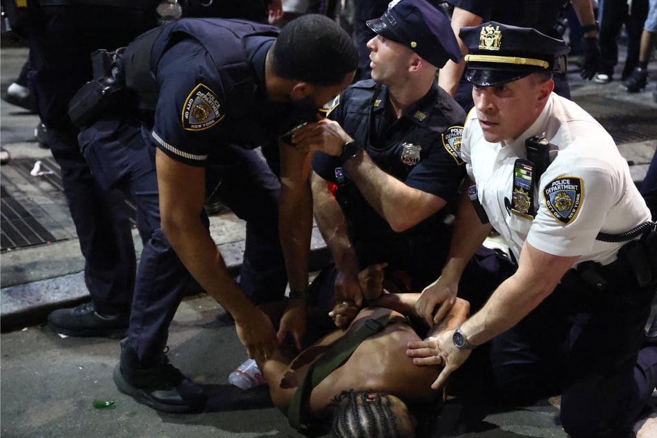 56 NBA fans detained by police outside Madison Square Garden after Knicks-Spurs Game 4