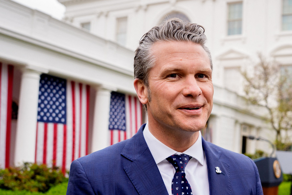 The Pentagon inspector general's office will investigate Defense Secretary Pete Hegseth's use of commercial messaging app Signal to discuss air strikes on Yemen.