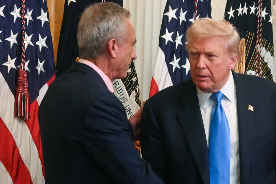 Trump demands "answers" from drug companies in sudden shift in tone on Operation Warp Speed