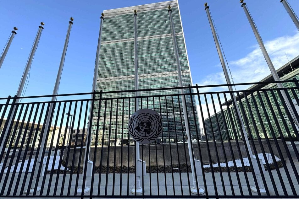 Man dies after setting himself ablaze outside UN in New York