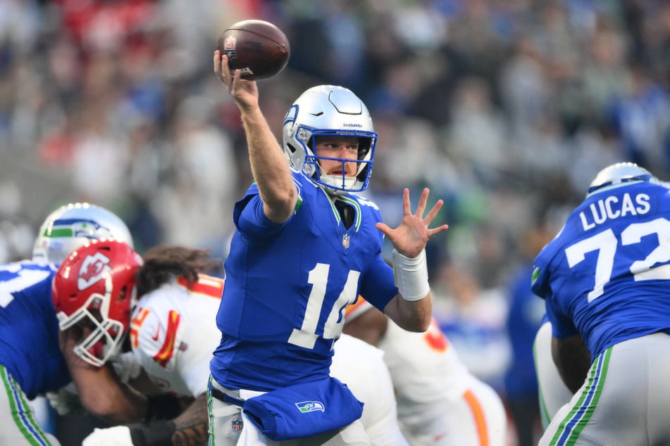 Chiefs and 49ers suffer first losses of NFL season as Vikings stay unbeaten