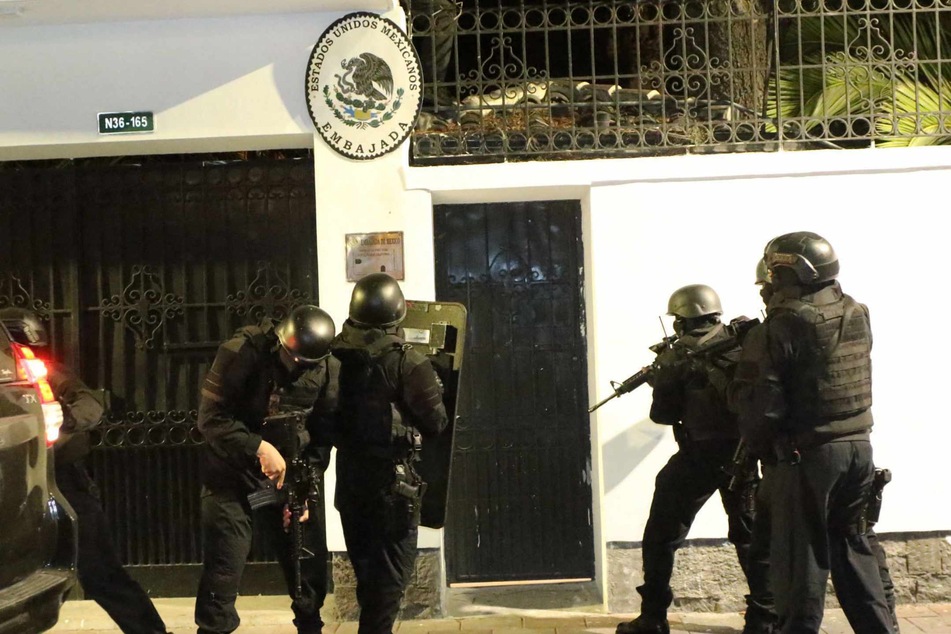 White House condemns Ecuador's raid on Mexican embassy