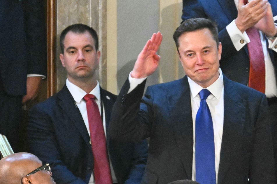 Elon Musk adds to pro-Nazi sentiments by suggesting Hitler "didn't murder millions"