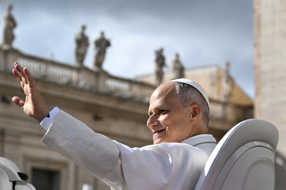 Pope Leo makes history by voting in US midterm elections