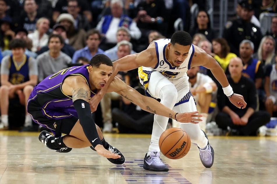 Poole and Toscano-Anderson wrestle in hilarious NBA season opener moment