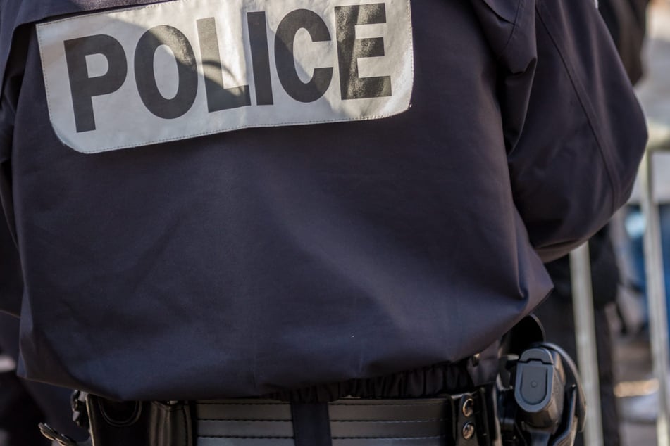 The police officer is also accuseed of living in the dead man's house and started renovating it. (symbolic image)