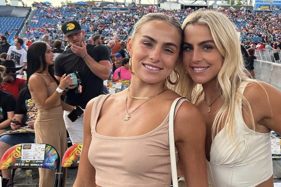 Cavinder twins get advice from wrestling legend ahead of WWE training