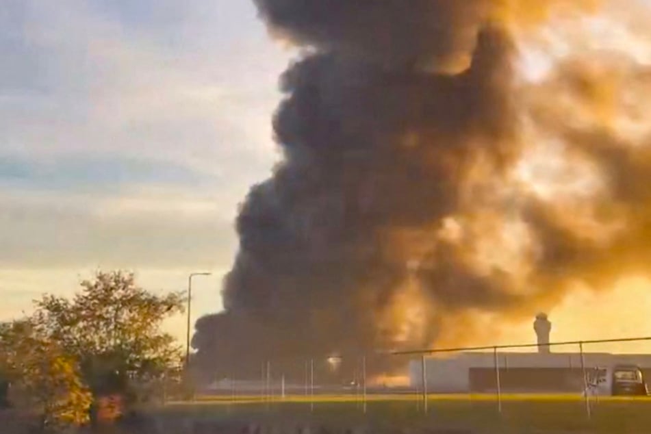 Death toll rises after UPS cargo plane crashes near Louisville airport in fiery scene